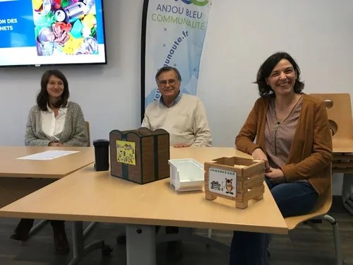 Anjou Bleu. Gestion des déchets : "rien ne change pour le...